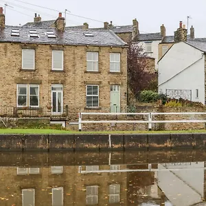 Canalside Holiday home